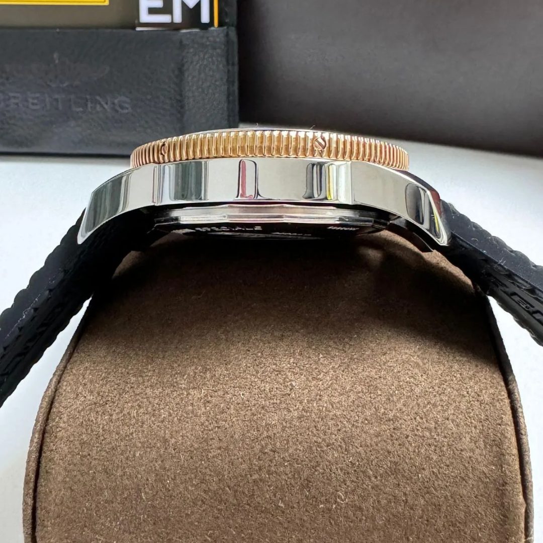 Breitling Avenger Black Steel Schwarz