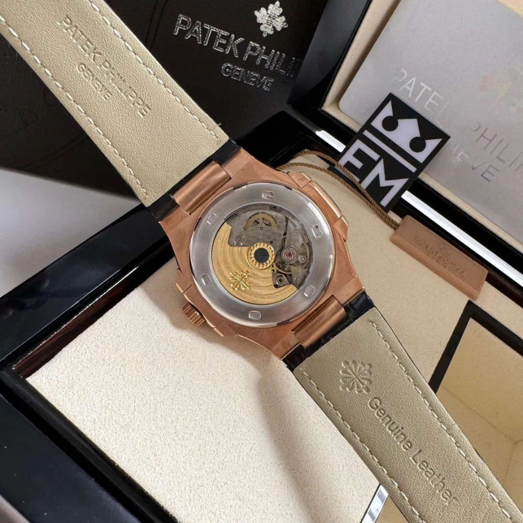 Patek Philippe Nautilus Roségold Schwarz Automatik