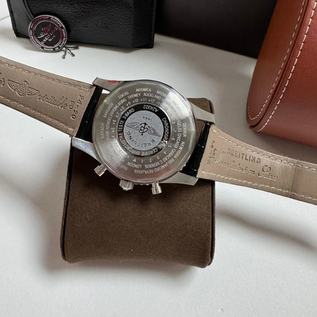 Breitling Navitimer Chronograph Edelstahl Schwarz/Weiß