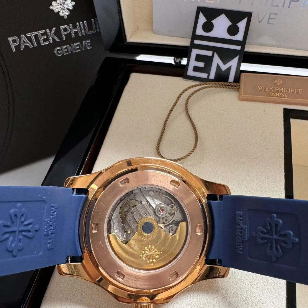 Patek Philippe Aquanaut Automatik Blau Roségold