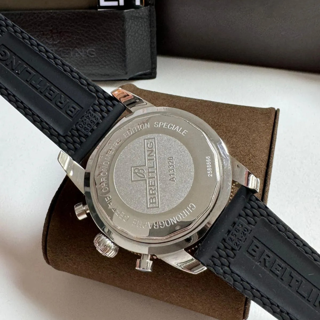 Breitling Avenger Black Steel Schwarz