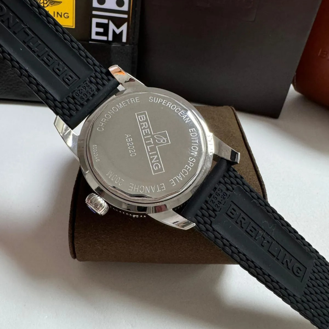 Breitling Superocean Automatic Schwarz