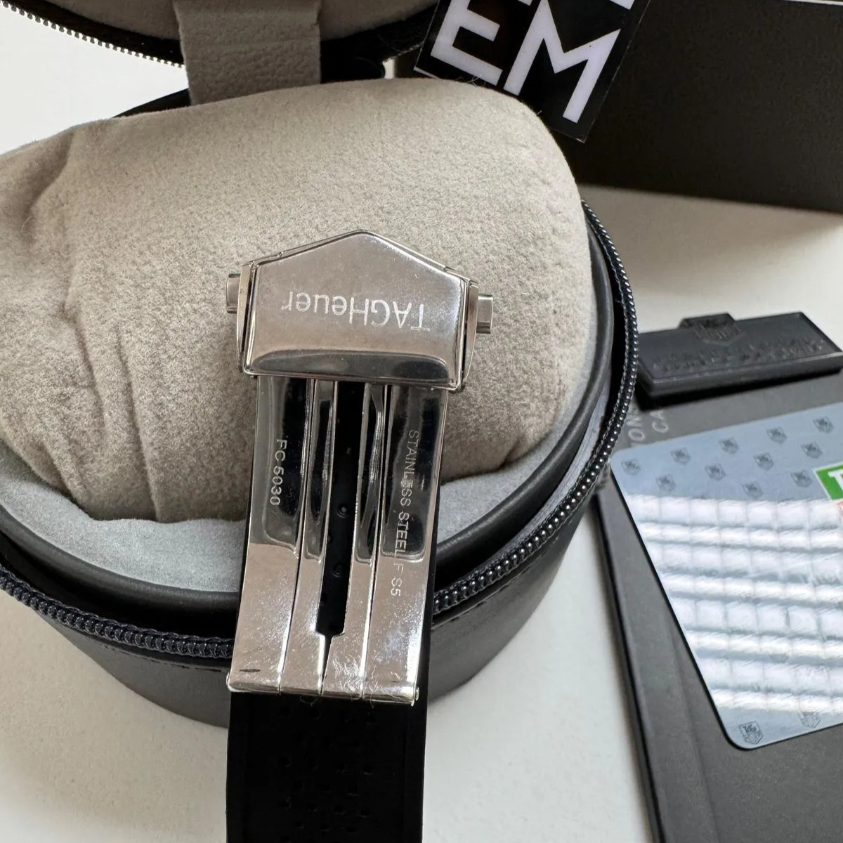 TAG Heuer Carrera Pendulum – Schwarz & Edelstahl