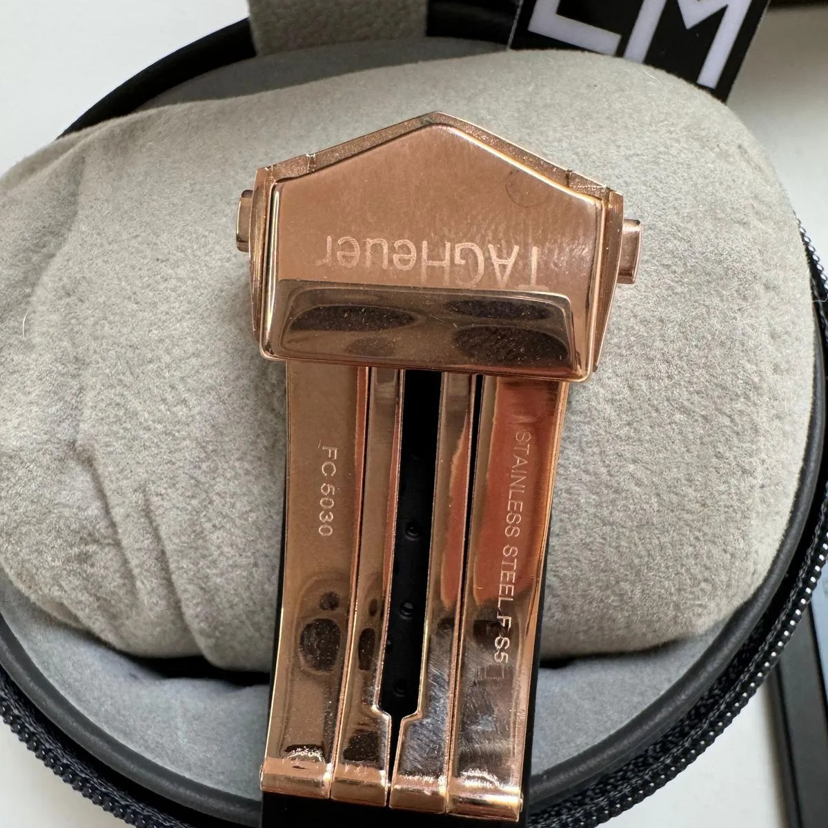 TAG Heuer Carrera Pendulum Roségold – Schwarzes Zifferblatt